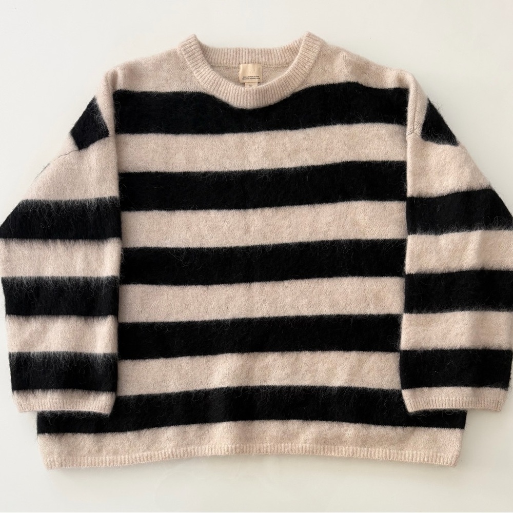 H&M Mohair Wool Blend Striped Sweater Black Beige Fuzzy Knit Size L Like New - Picture 3 of 7